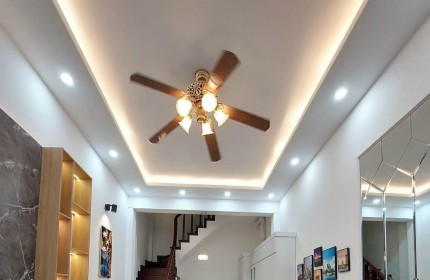 Bán Nhà Tân Mai 40m x 6 Tầng Ngõ Thông Kinh Doanh, Ô Tô 3 Bước, Nhà Mới Đẹp Chỉ 4 Tỷ 5