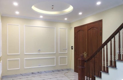 Bán nhà Đức Giang dân xây 3 tầng 42m2, mới đét đèn đẹt. Giá 2,4 tỷ