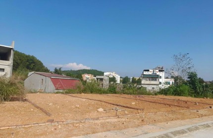 Bán nhanh mảnh đất 100m2 tại trục đường Nguyễn Tất Thành , Thành Phố Yên Bái