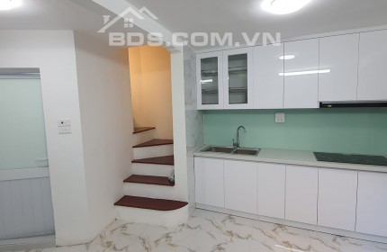 Văn Cao , DT  34m2, 4 Tầng , MT 4m, Giá Chào 3.1 tỷ Ba Đình