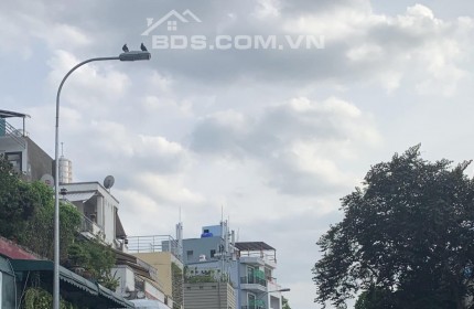 BÁN NHÀ HXH - NGUYÊN TIỂU LA Q10.
DT 49M2 - 5 TẦNG BTCT - KHU PHÂN LÔ Ô TÔ NGỦ TROG NHÀ .