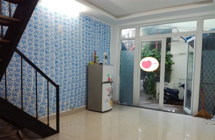 Bán nhà 100m2, sát đường Hoàng Diệu, nhỉnh 2 tỷ