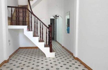 Bán nhà Ngọc Thụy Long Biên phân lô vuông vắn 5 tầng * 36m2 LH 0964096804