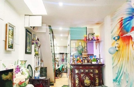 Nhà 4 tầng mới tinh. Gần 50m2. Hẻm ba gác sạch đẹp. Ngay Hòa Hưng. Chỉ 6,x tỷ.