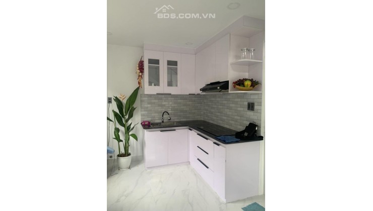 BÁM NHÀ ĐƯỜNG HỒNG BÀNG QUẬN 11. 
Ngay Cầu Vượt Cây Gõ  - Nhà Đẹp Vào Ở Ngay .

+ Nhà gần sát mặt tiền cách 20m 
+ Kết cấu 1 trệt 1 lầu 2 pn .
+