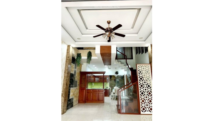 Bán nhà mặt tiền đẹp như tranh Tân Bình  4 tầng ngang khủng gần 5m (72m²) vuông vức  với dòng tiền 21 triệu