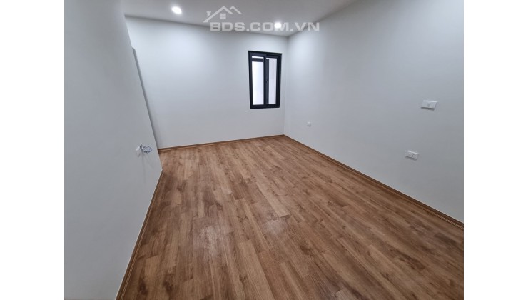 Xuân Quý Mão chiết khâu cực khủng căn 2N hướng Đông Nam. Giá chỉ 2,6x tỷ, x tiểu học. Bao phí sang tên tại 79 Ngọc Hồi