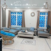 Bán nhà Trường Lâm, ngõ to như phố ô tô tránh, sân nhà 2 xe tải đỗ, lô góc 2 thoáng, kinh doanh vô đối.