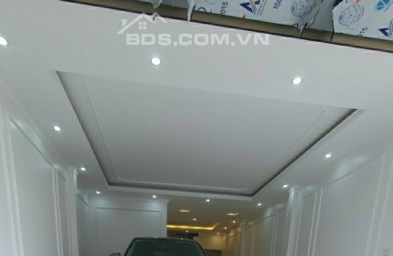 Bán nhà phố Ái Mộ, gara, thang máy, full nội thất diện tích 72m2 giá chỉ 11 tỷ