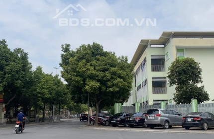 NHÀ MỚI Ở NGAY PHỐ BỒ ĐỀ, NGÕ Ô TÔ THÔNG, GARA Ô TÔ, TIỆN ÍCH BẠT NGÀN.