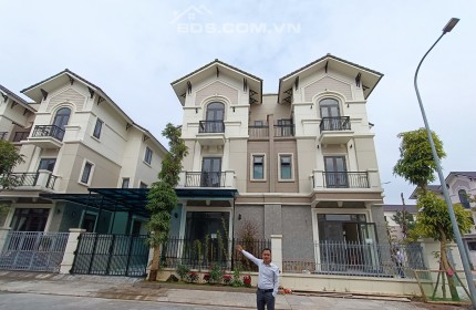 Bán gấp căn Villa 135m2 Centa City trước tết.