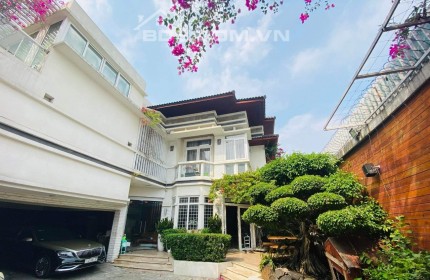 BÁN SIÊU PHẨM VILLA KHU KIỀU ĐÀM HƠN 300M2 793 TRẦN XUÂN SOẠN, P. TÂN HƯNG, Q7