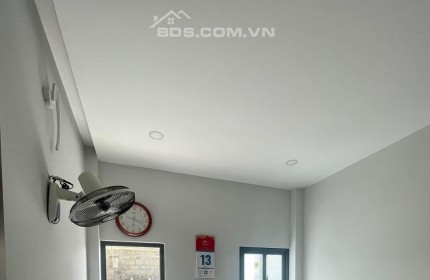 Bán gấp nhà đường đường Nhất Chi Mai, dt 140m2, Tân Bình: nhà có sẵn vào ở ngay không gian rộng. Gọi ngay 0909484131