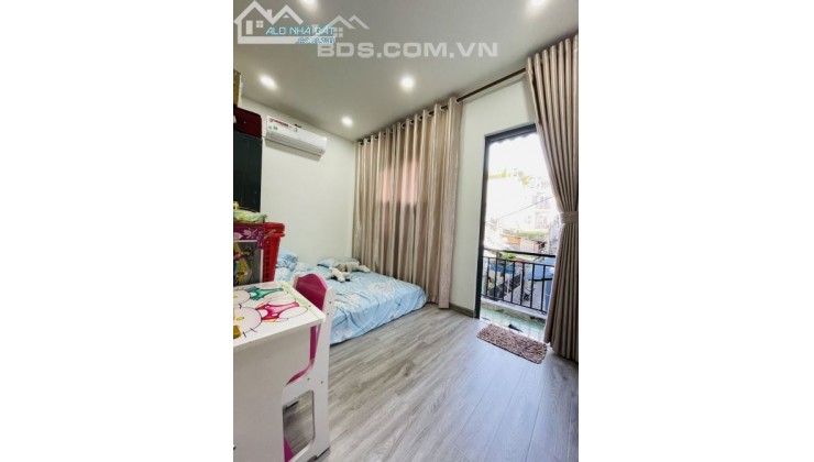 Bán gấp nhà mặt tiền Nguyễn Công Hoan, Phú Nhuận, 60m2, GÍA: 6,5 TỶ TL