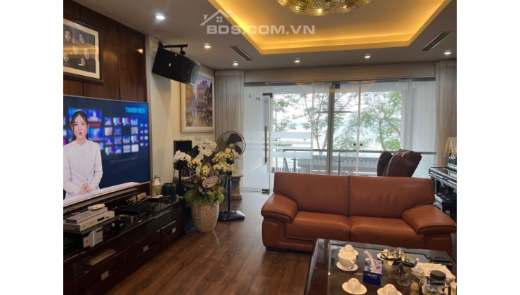 Bán Gấp nhà phố Trích Sài, Thụy Khuê, Tây Hồ, view Hồ Tây. 42m2 giá 16.4 Tỷ.