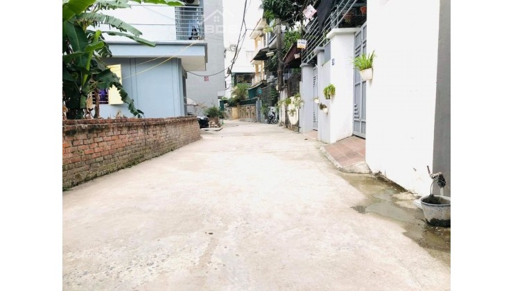 Bán đất 45m2 Thạch Bàn , gần khu đô thị Garden City, 1 tỷ 9