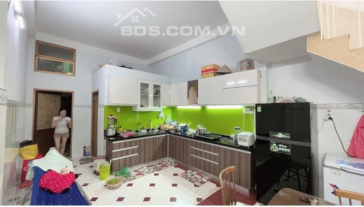 BÁN NHÀ ĐƯỜNG LÝ THÁI TỔ QUẬN 10 - NGAY NGÃ TƯ BA THÁNG HAI
DT ; NGANG 4 x16M