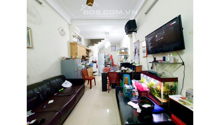 Bán nhà 3 tầng, Lâm Du, Long Biên.ngõ THÔNG, ÔTÔ, 3 THOÁNG. 35m2. giá hơn 3 tỷ. LH 0983311014