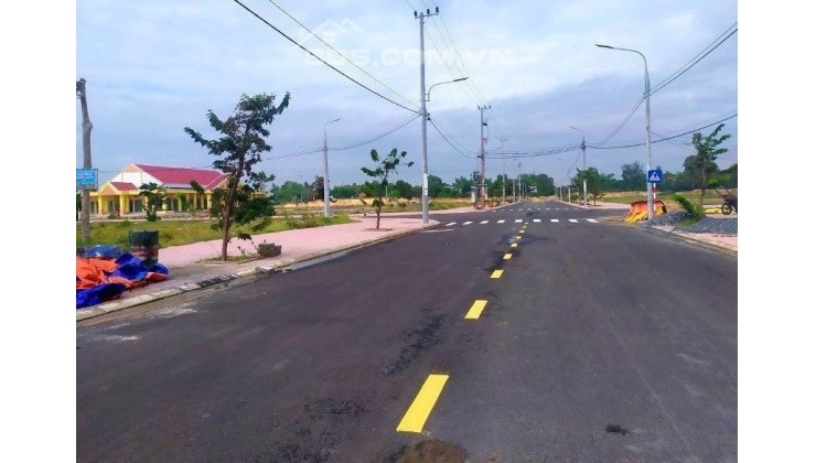 Sở hữu đất nền Hội An đường 7m5 sổ đỏ lâu dài, dân cư hiện hữu