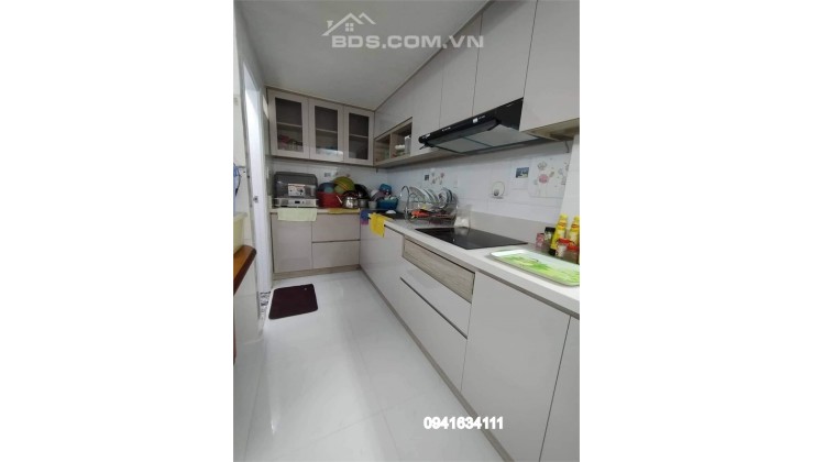 Nhà phố siêu đẹp TRUNG TÂM Q3 GIÁP Q1, giá 9,x tỷ, 40m2*3 tầng. Full nội thất CAO CẤP, thanh toán trước 50% nhận nhà. LH 0941634111 HÀ NHÀ PHỐ