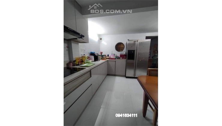 Nhà phố siêu đẹp TRUNG TÂM Q3 GIÁP Q1, giá 9,x tỷ, 40m2*3 tầng. Full nội thất CAO CẤP, thanh toán trước 50% nhận nhà. LH 0941634111 HÀ NHÀ PHỐ