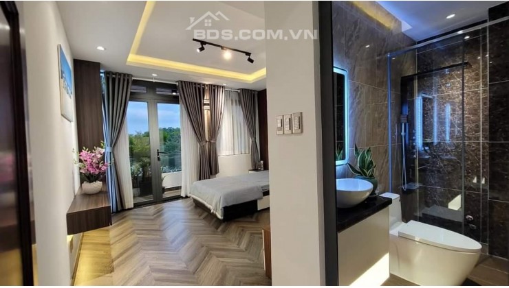 căn nhà 6 phòng ngủ , full nội thất , đường xe tải