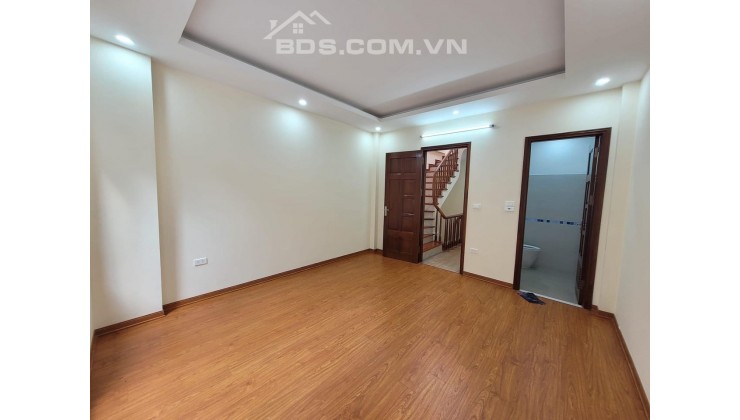 Bán nhà ngõ 29 Võ Chí Công, Cầu Giấy, 50m2, 5 tầng, 6 phòng ngủ khép kín, ngõ 3 gác, giá 5.9 tỷ