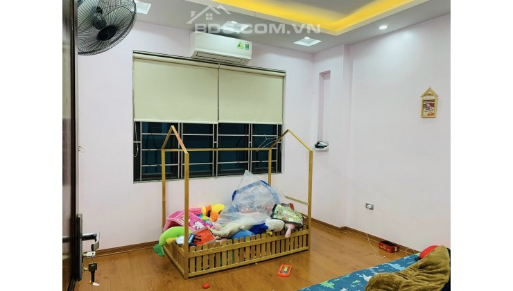 Bán nhà ngõ 58 Nguyễn Khánh Toàn, Cầu Giấy, 50m2 5 tầng, kinh doanh, 2 thoáng, giá 6.4 tỷ