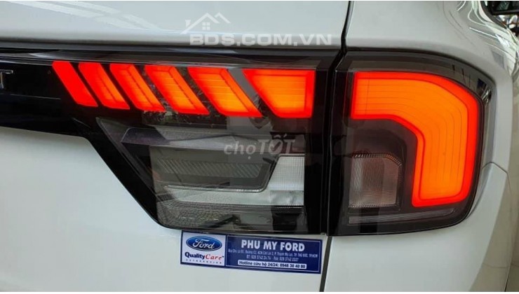 Ford Everest Titanium 4x2 sẵn giao ngay tháng 02