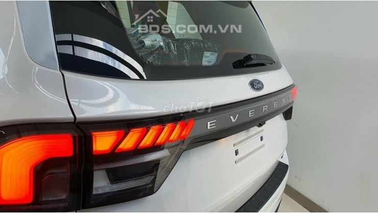 Ford Everest Titanium 4x2 sẵn giao ngay tháng 02