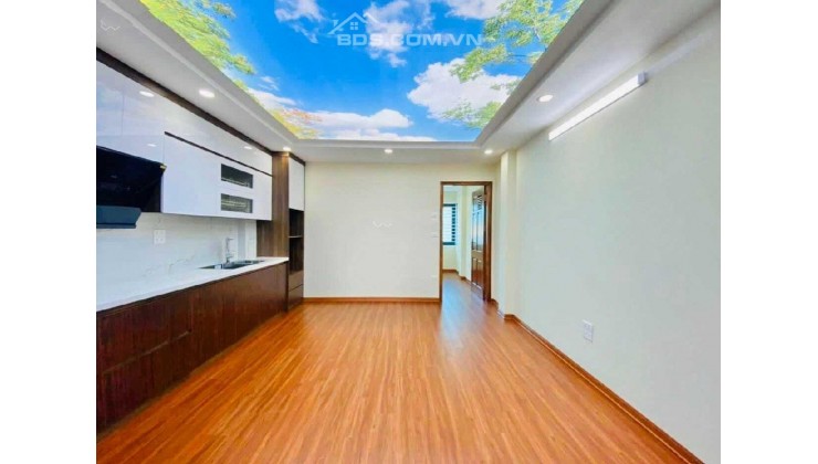 Cho thuê nhà phố Tôn Đức Thắng DT: 50m2x4T, Ôtô đỗ cửa, đường xá thuận tiện. Giá 16tr/Tháng.