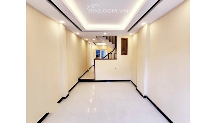 Cho thuê nhà mặt phố Tôn Đức Thắng nhà đẹp DT 70m2 x 3,5T.MT 4m giá thuê 30tr/tháng