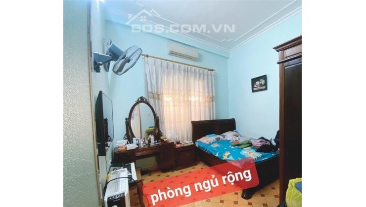 Bán nhà ngõ 213 Thiên Lôi - Lê Chân 2.5 tầng 3 ngủ GIÁ 1.89 tỉ có sân cổng riêng rộng