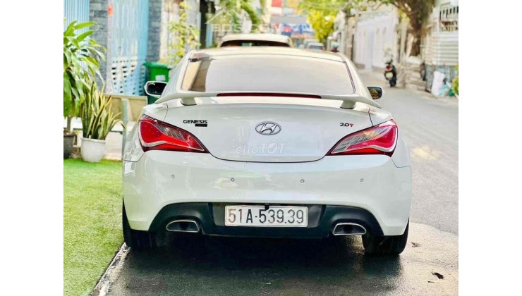 Huyndai Genesis Coupe 2.0T model 2013