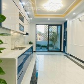 Cần bán gấp nhà mới xây 5 Tầng Nguyễn Văn Lộc