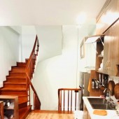 Nhà Hiếm Phố Nguyễn Khang, Q. Cầu Giấy, Ô Tô Đỗ, Ở Luôn, DT 50m2 5T, Mặt tiền 4,5m, Giá 7 Tỷ.