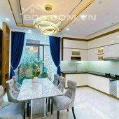 bán gấp nhà quận 7 giá ngộp 14,3tỷ chính chủ thương lượng.