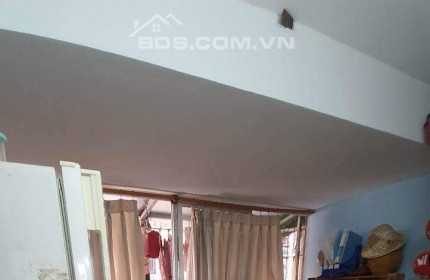 BÁN GẤP CĂN HỘ TẬP THỂ PHỐ TÂY SƠN. 70m2, 2PN, NHỈNH 2 TỶ, HÀNG HIẾM, GIÁ ĐẸP, LH 0975383666