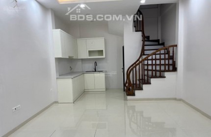 Ô tô đỗ cửa nhà mới xây 30m2, Giáp Nhất, Nguyễn Trãi, Thanh xuân.