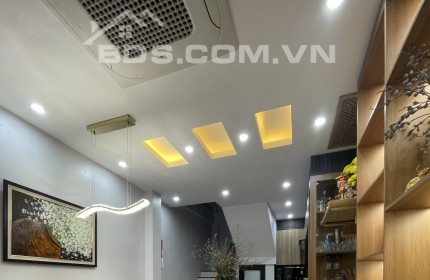 SIÊU PHẨM BÀ TRIỆU - GẦN PHỐ - SIÊU HIỆN ĐẠI - TẶNG NỘI THẤT ĐẸP LONG LANH - 2 THOÁNG - 41M2 GIÁ 9 TỶ NHỎ