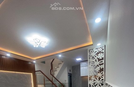 BÁN GẤP NHÀ HẺM 181/ ÂU DUONGQ LÂN QUẬN 8 .
NHÀ ĐẸP DỌN VÀO Ở LIỀN .