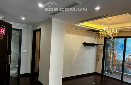 Chính chủ cần bán căn 2PN tầng cao hướng Đông Nam giá chỉ 3,2 tỷ tại HC Golden City