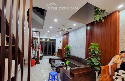 Bán nhà Ngọc Lâm 45m2 5 tầng, ô tô, kinh doanh, 6.2 tỷ