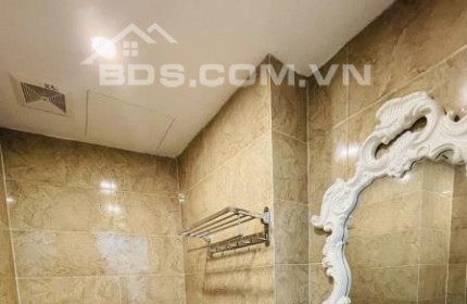 Bán nhà phố Đào Tấn, nội thất Châu Âu đẹp, 72m2 giá 7.4 tỷ.