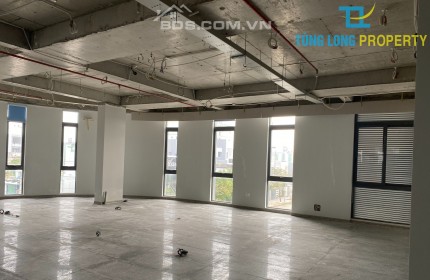 Cho thuê sàn 300m2, tòa nhà có thang máy đường 10m5 Hòa Xuân