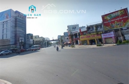 cho thuê mặt bằng khu vực đông dân cư. ngang 40m đất trống. phù hợp mọi nhu cầu KD.