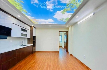 Cho thuê nhà phố Tôn Đức Thắng DT: 50m2x4T, Ôtô đỗ cửa, đường xá thuận tiện. Giá 16tr/Tháng.