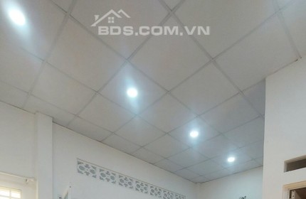 Bán gấp, giảm 400tr, còn 5tỷ8, Tân Bình sát quận 10, 61m2, 3 tầng BTCT. Liên hệ 0931 054 938