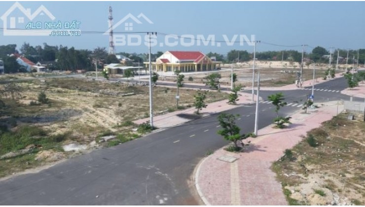 BÁN NHANH LÔ BIỆT THỰ 300M2 CÁCH PHỐ CỔ 3KM