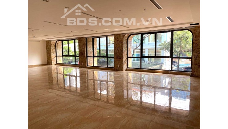 Bán Gấp Tòa Nhà Văn Phòng 9 Tầng Mặt Phố Nguyễn Xuân Khoát – Xuân La. DT 290m2. Giá 135 TỶ